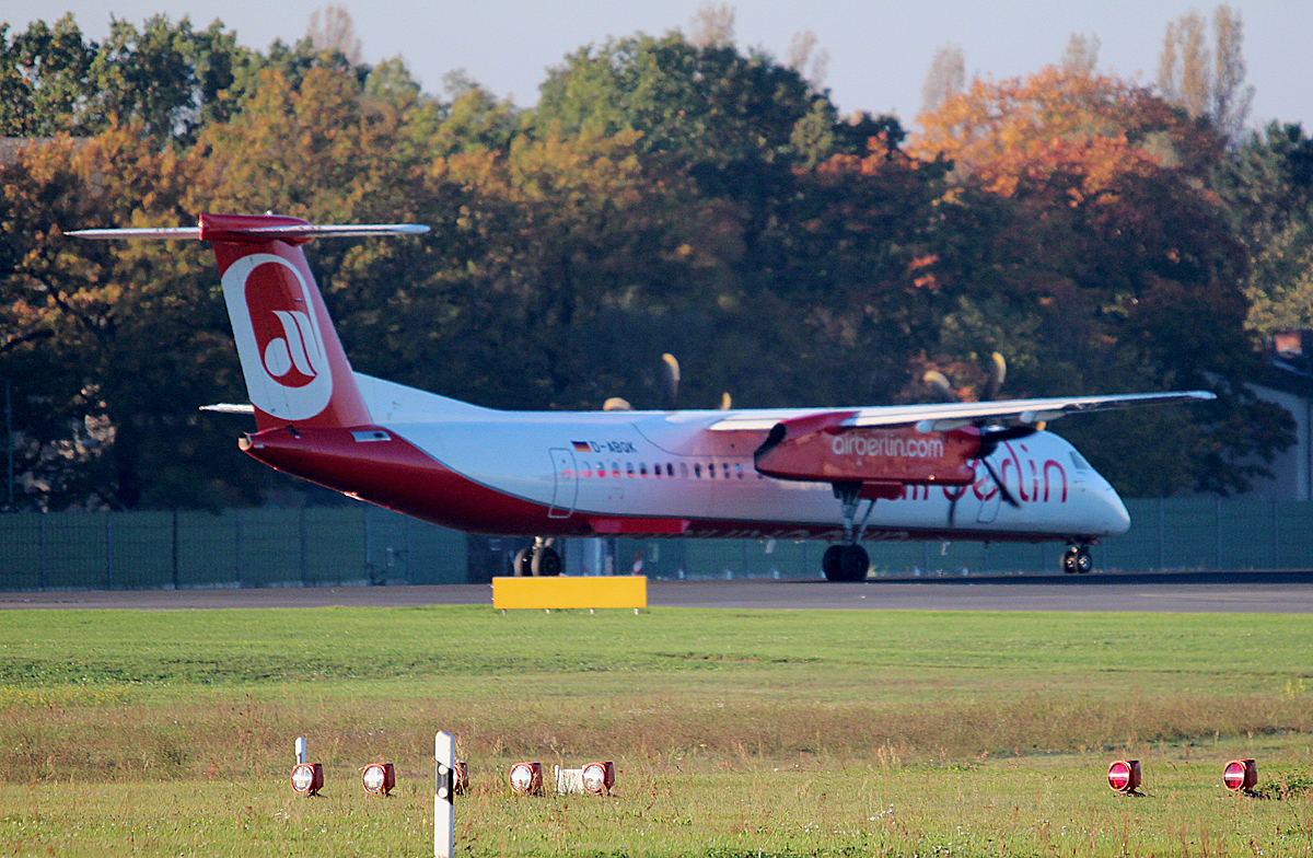 Air Berlin DHC-8-402Q D-ABQK kurz vor dem Start in Berlin-Tegel am 19.10.2014