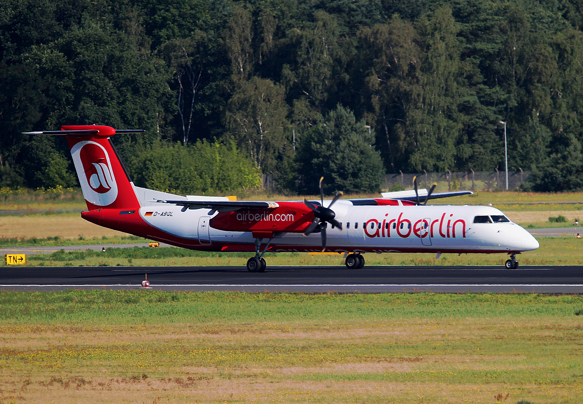 Air Berlin DHC-8-402Q D-ABQL nach der Landung in Berlin-Tegel am 11.07.2014
