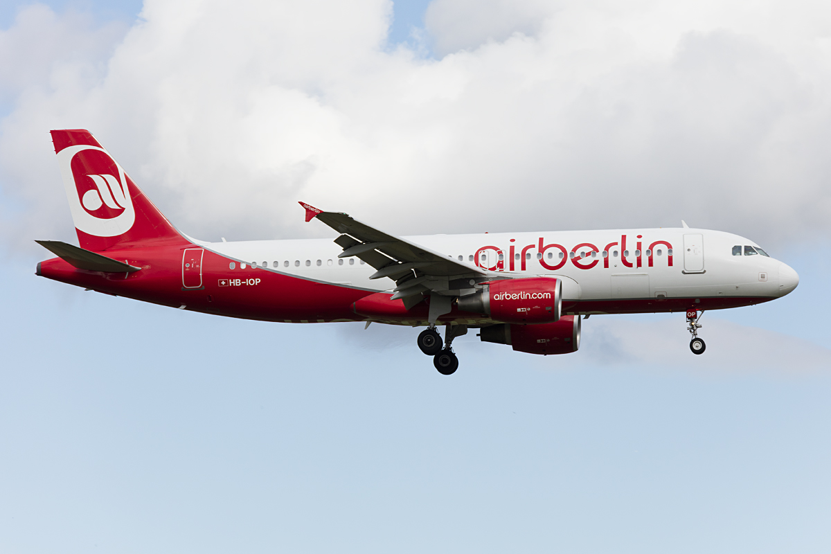 Air Berlin, HB-IOP, Airbus, A320-214, 03.10.2016, ZRH, Zürich, Switzerland



