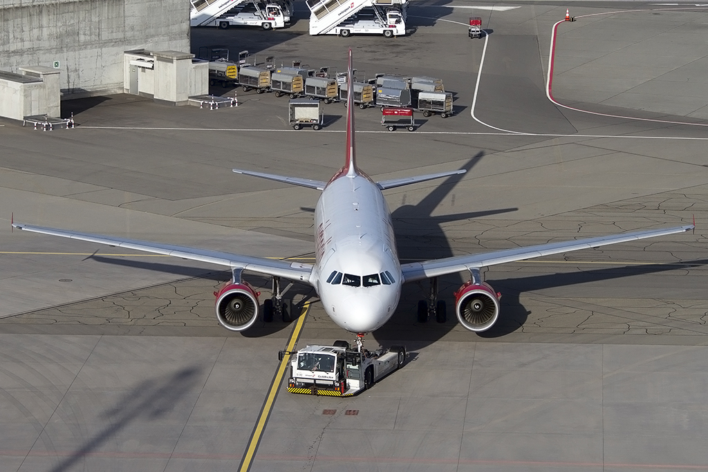 Air Berlin, HB-IOX, Airbus, A320-214, 08.06.2014, ZRH, Zuerich, Switzerland 




