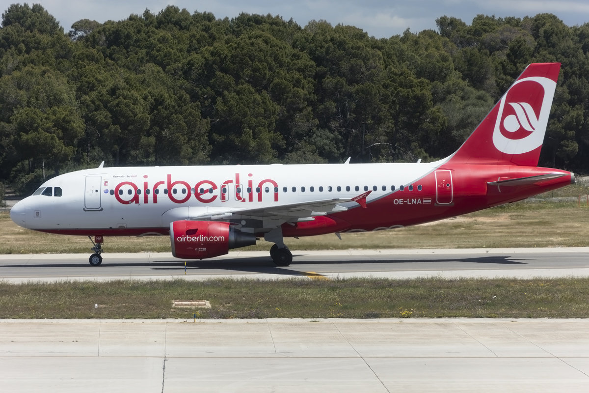 Air Berlin, OE-LNA, Airbus, A319-112, 24.04.2016, PMI, Palma de Mallorca, Spain 



