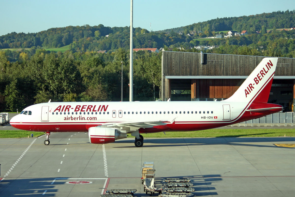 Air Berlin (Operated by Belair Airlines), HB-IOV, Airbus A320-214, msn: 3021, 03.Oktober 2010, ZRH Zürich, Switzerland.