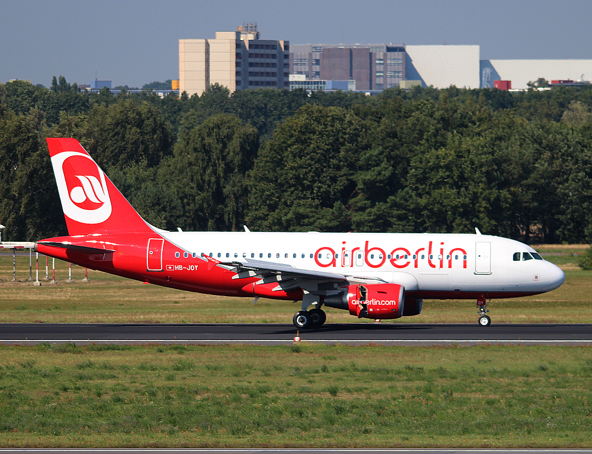 Air Berlin(Belair) A 319-112 HB-JOY nach der Landung in Berlin-Tegel am 06.09.2013