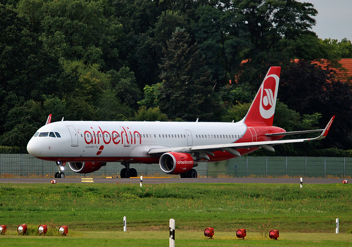 Air Berlin(Belair), Airbus A 321-211, HB-JOX, TXL, 12.09.2017