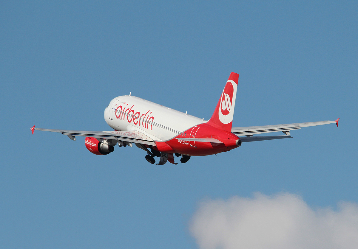Air Berlin(Niki) A 319-112 OE-LOA beim Start in Berlin-Tegel am 07.04.2013