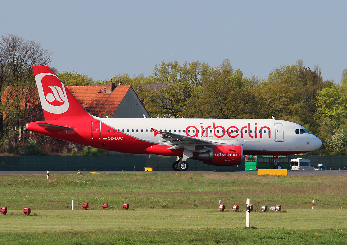 Air Berlin(Niki) A 319-112 OE-LOC kurz vor dem Start in Berlin-Tegel am 05.05.2013