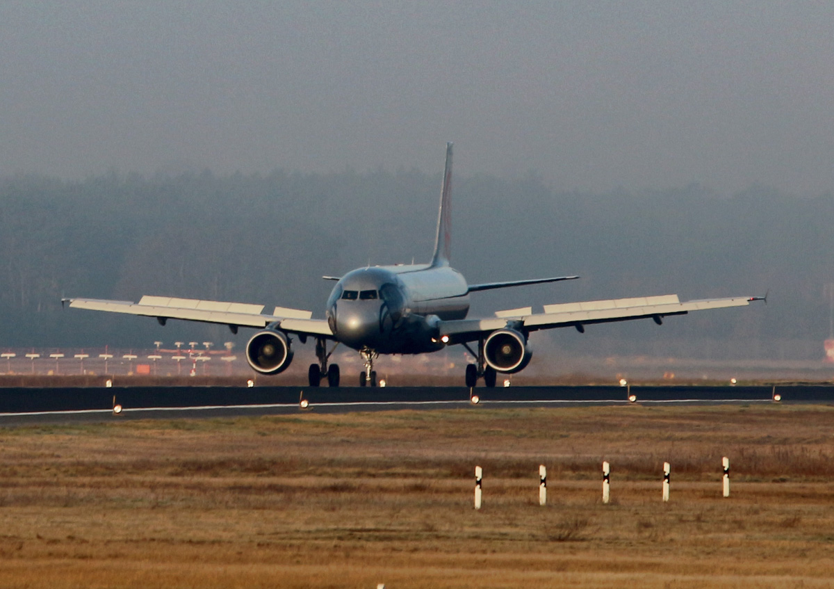 Air Berlin(Niki), Airbus A 320-214, D-ABHK, TXL, 26.03.2017