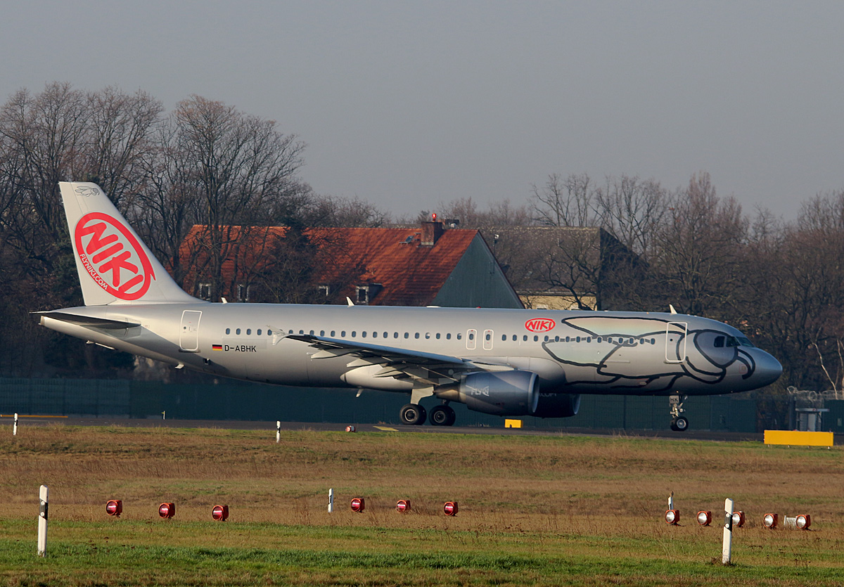 Air Berlin(Niki), Airbus A 320-214, D-ABHK, TXL, 26.03.2017