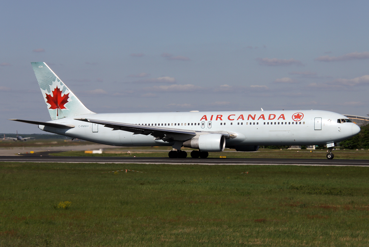 Air Canada B767-300 C-FMWV beim Takeoff auf 18 in FRA / EDDF / Frankfurt am 13.05.2012
