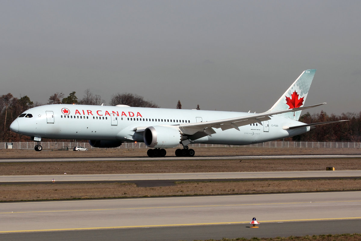 Air Canada Boeing 787-9 Dreamliner C-FGEI bei der Landung in Frankfurt 20.3.2019