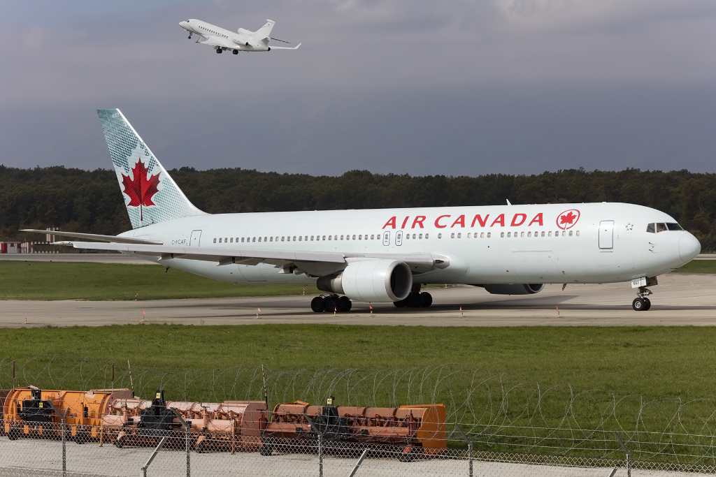 Air Canada, C-FCAF, Boeing, B767-375-ER, 17.10.2015, GVA, Geneve, Switzerland 




