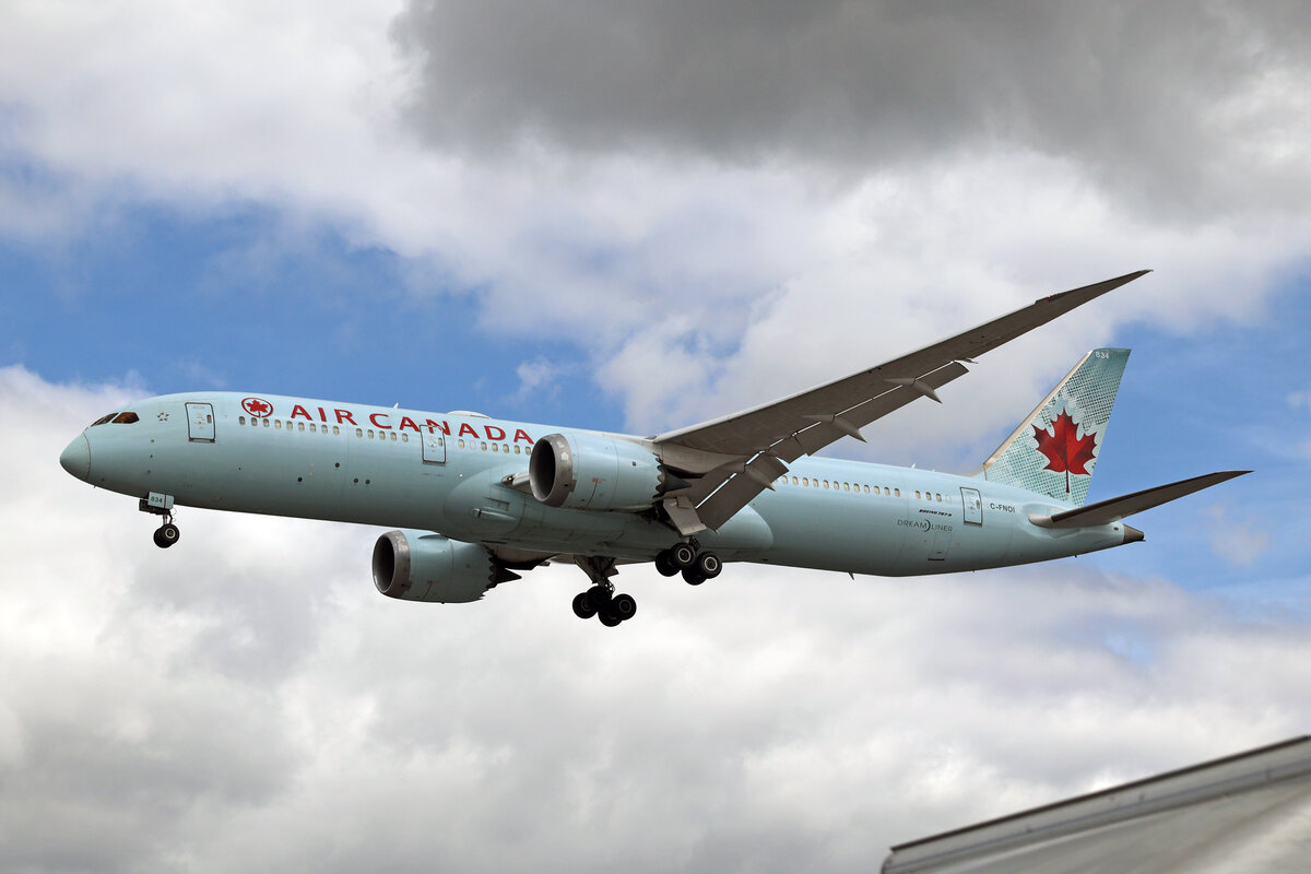 Air Canada, C-FNOI, Boeing B787-9, msn: 35268/371, 06.Juli 2023, LHR London Heathrow, United Kingdom.
