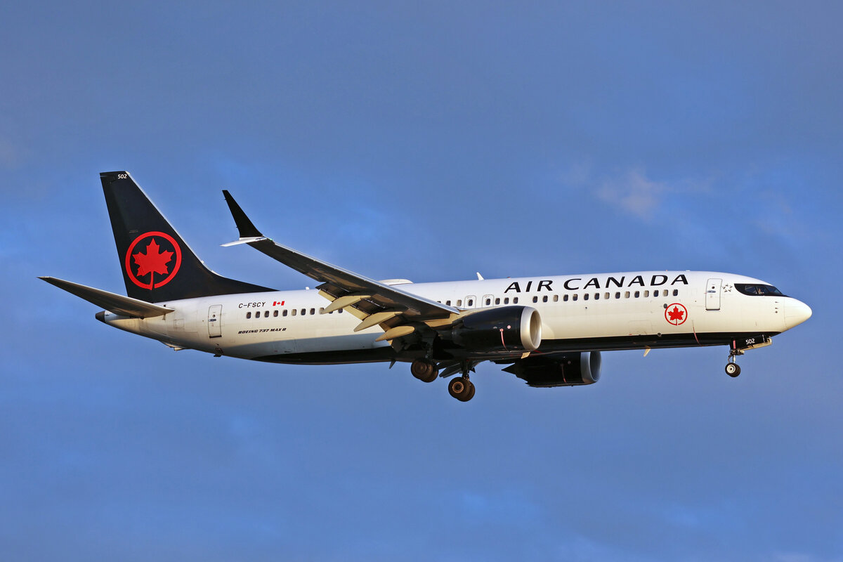 Air Canada, C-FSCY, Boeing B737-8MAX, msn: 61208/6695, 05.Juli 2023, LHR London Heathrow, United Kingdom.