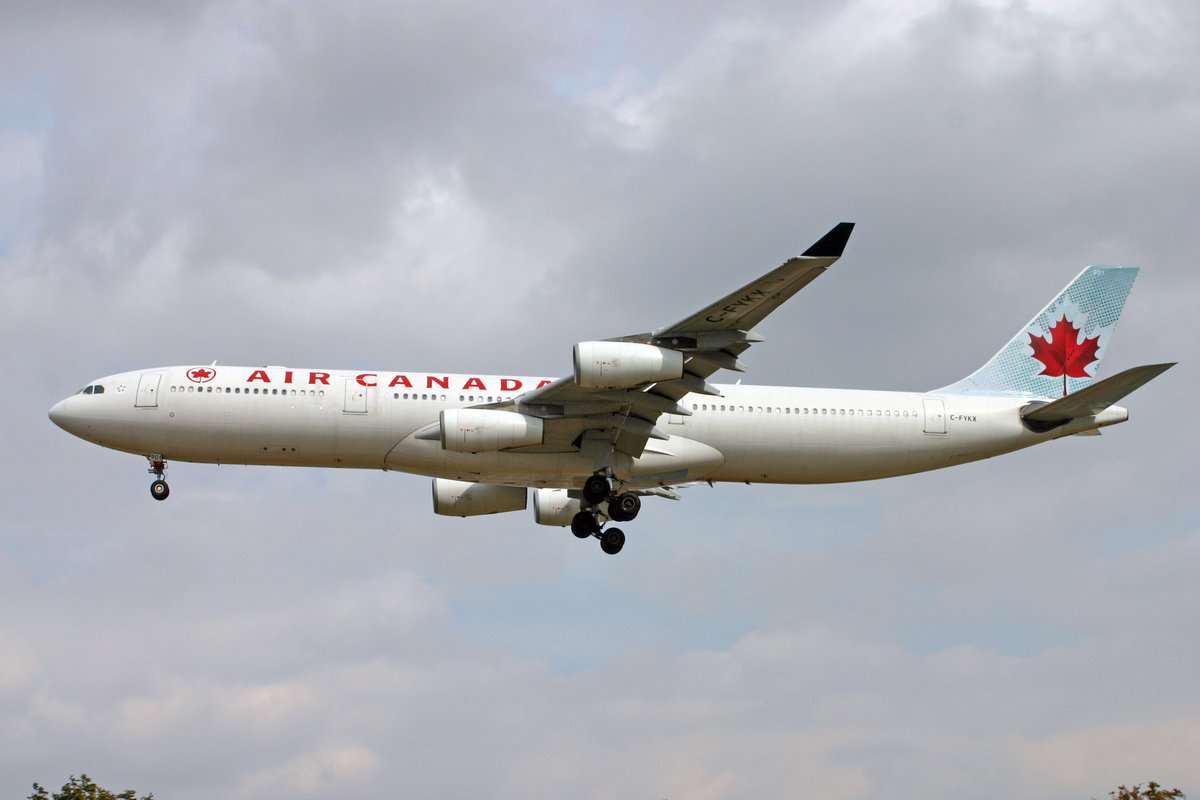 Air Canada, C-FYKX, Airbus A340-313X, msn: 150, 15.August 2006, LHR London Heathrow, United Kingdom.