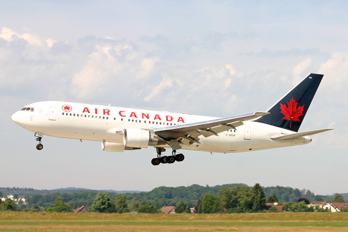Air Canada, C-GDSP, Boeing 767-233ER, msn: 24142/229, 04.Juli 2005, ZRH Zürich, Switzerland.
