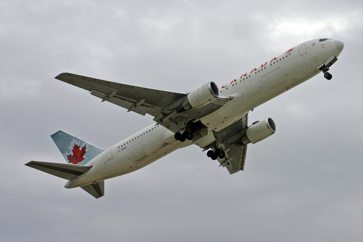 Air Canada, C-GHLK, Boeing B767-335HER, msn: 26388/456, 06.September 2008, ZRH Zürich, Switzerland.