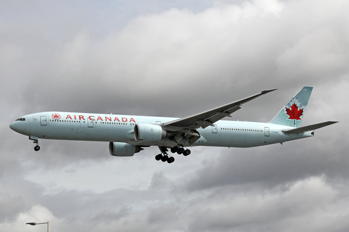 Air Canada, F-FIUV, Boeing 777-333ER, 01.Juli 2016, LHR London Heathrow, United Kingdom.