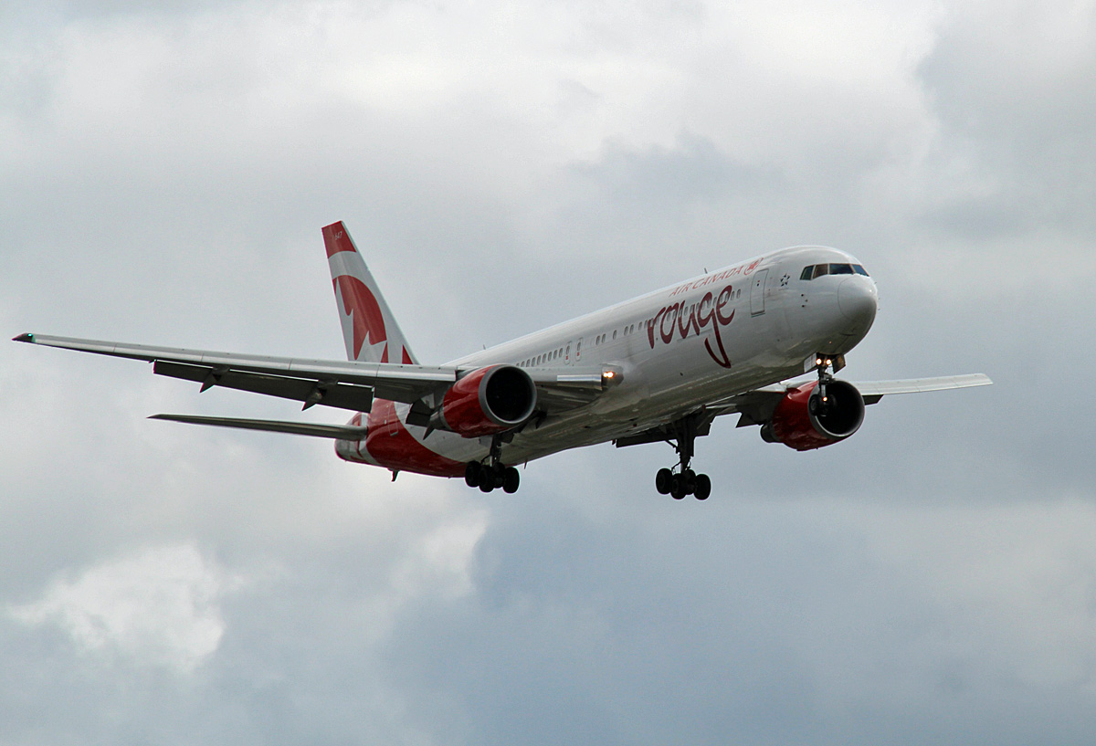 Air Canada Rouge, Boeing B 767-375(ER), C-GEOQ, TXL, 12.09.2017