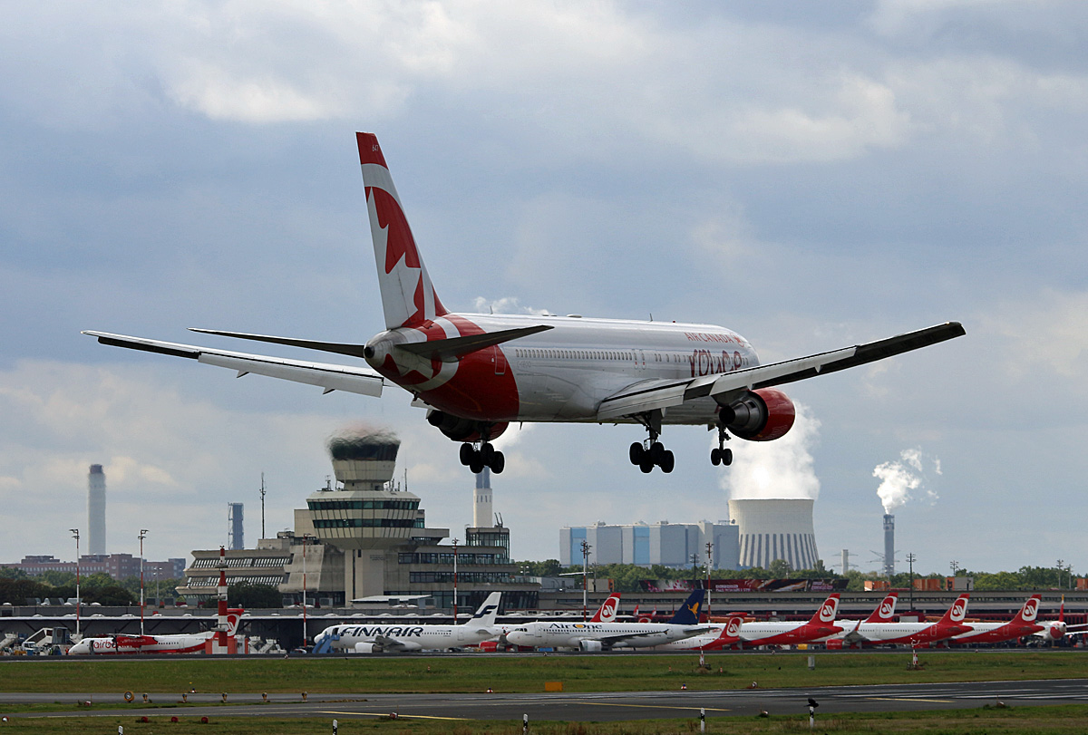 Air Canada Rouge, Boeing B 767-375(ER), C-GEOQ, TXL, 12.09.2017
