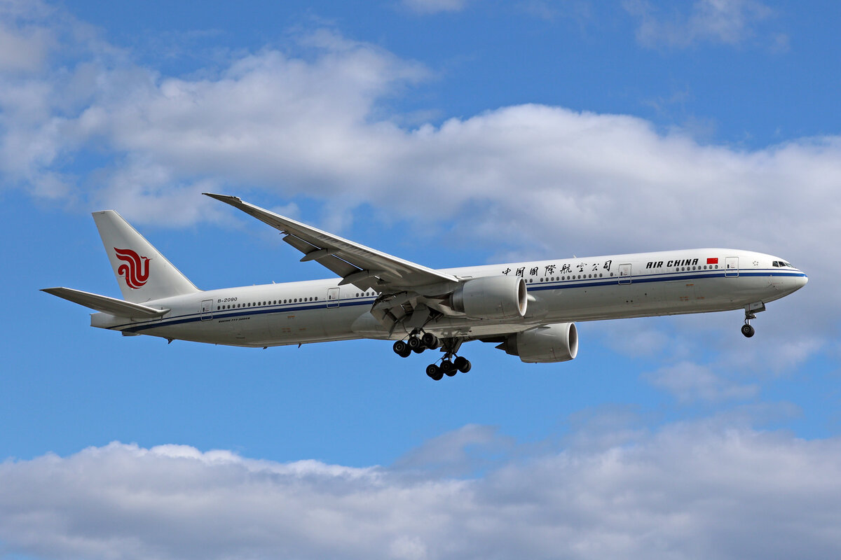 Air China, B-2090, Boing B777-39LER, msn: 38669/1009, 05.Juli 2023, LHR London Heathrow, United Kingdom.