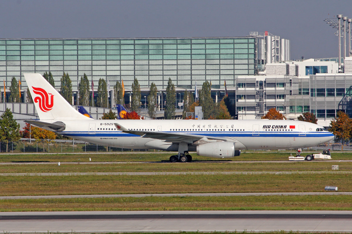 Air China, B-6925, Airbus A330-243, msn: 1434, 12.September 2015, MUC München, Germany.