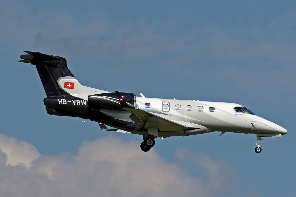 Air Connect International, HB-VRW, Embraer EMB-505 Phenom 300, msn: 50500308, 24.August 2025, ZRH Zürich, Switzerland.