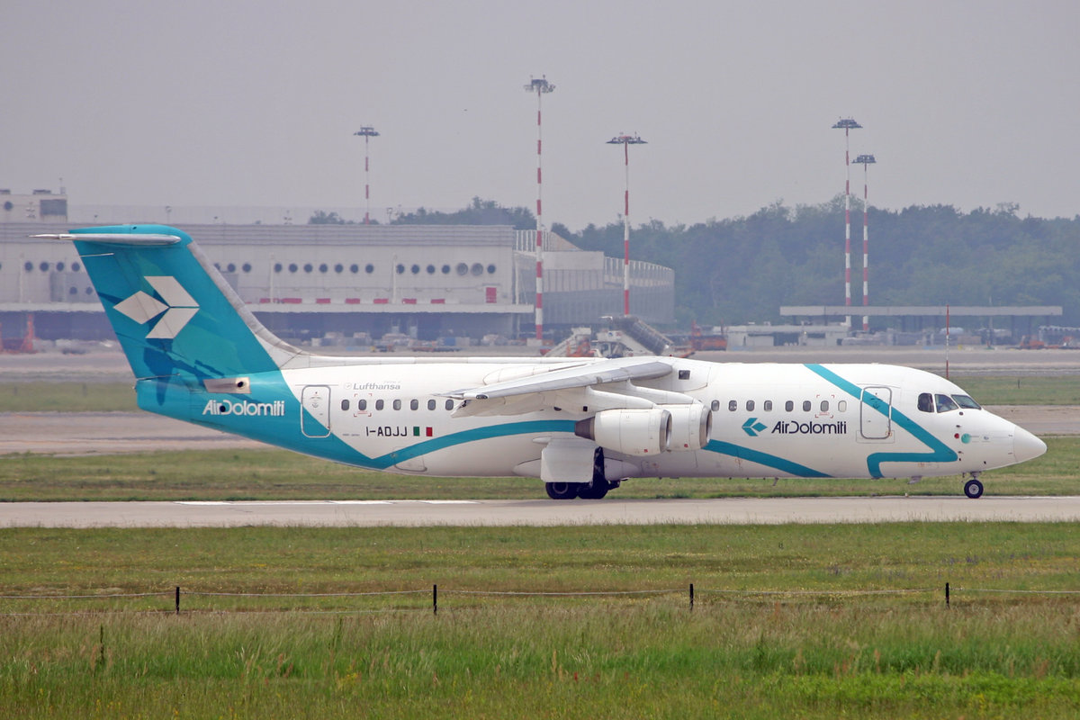 Air Dolomiti, I-ADJJ, BAe 146-300, msn: 3155, 17.Mai 2009, MXP Milano Malpensa, Italy.