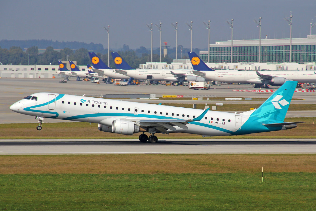 Air Dolomiti, I-ADJM, Embraer ERJ-195LR,  Butterfly di Giacomo Puccini  , 25.September 2016, MUC München, Germany.