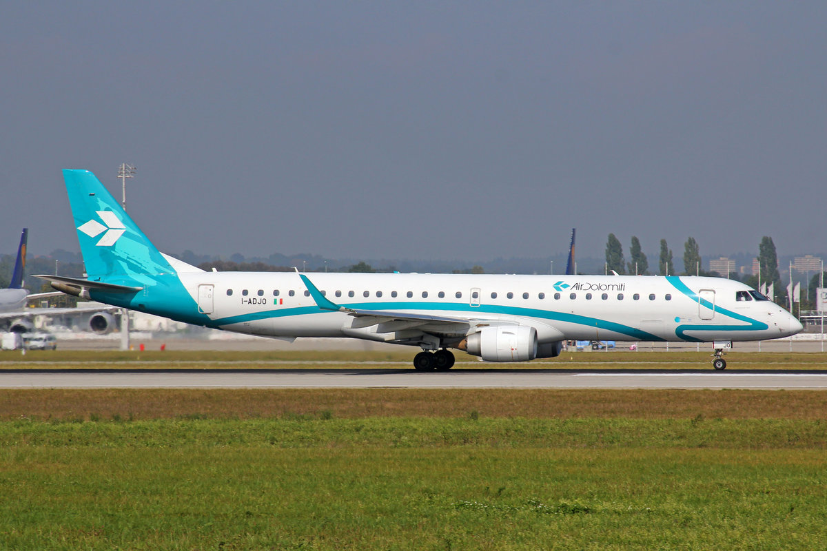 Air Dolomiti, I-ADJO, Embraer ERJ-195LR,  Traviata , 24.September 2016, MUC München, Germany.