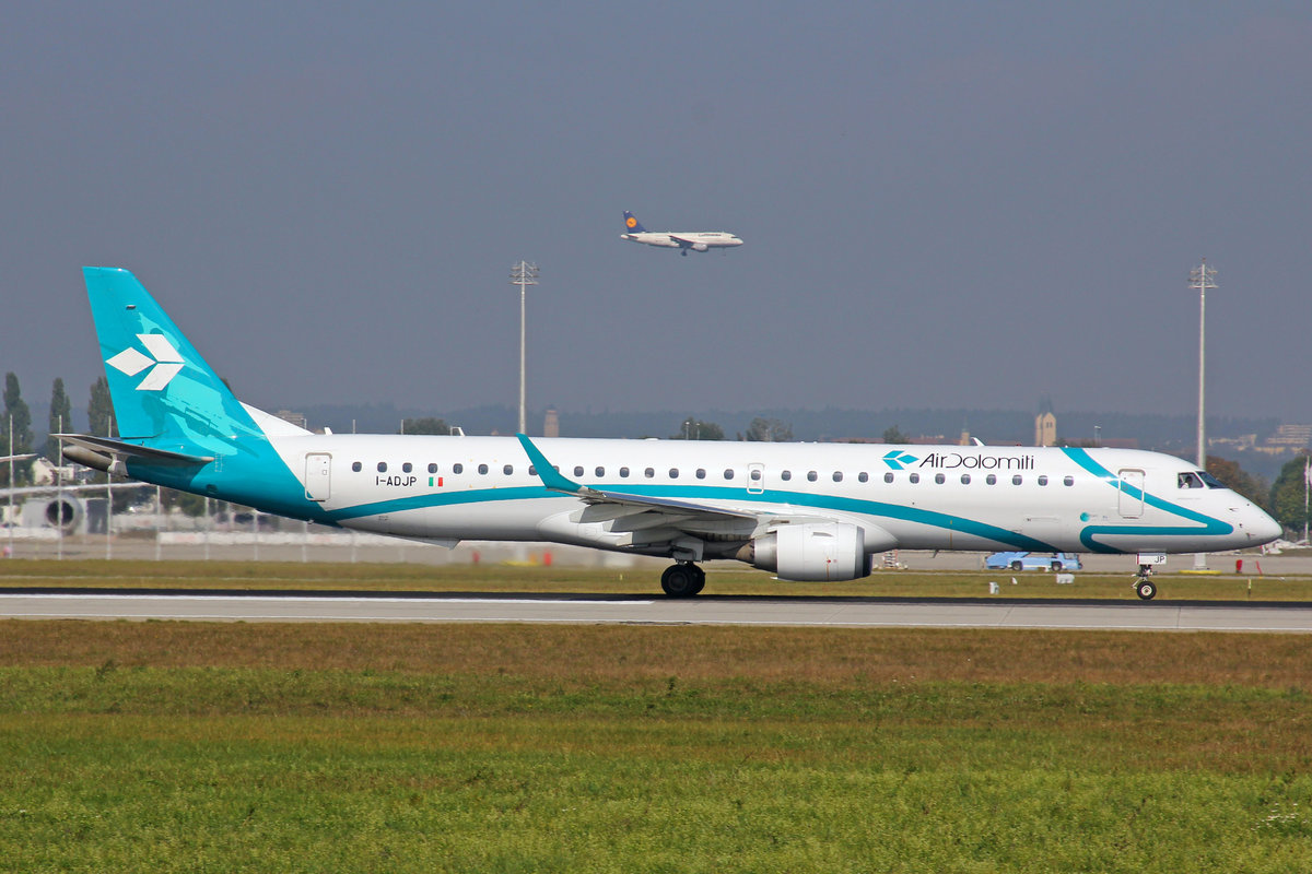 Air Dolomiti, I-ADJP, Embraer ERJ-195LR,  I Puritani di Vincenzo Bellini , 24.September 2016, MUC München, Germany.