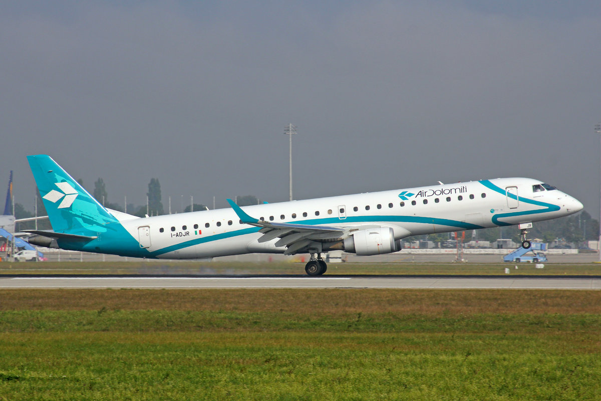 Air Dolomiti, I-ADJR, Embraer ERJ-195LR,  Norma di Vincenzo Bellini , 24.September 2016, MUC München, Germany.