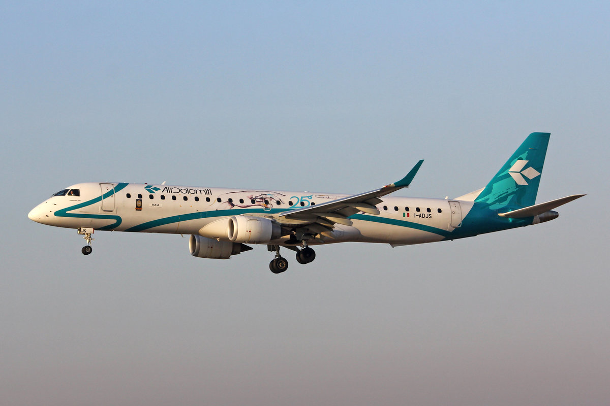 Air Dolomiti, I-ADJS, Embraer ERJ-195LR, msn: 19000597,  Guglielmo Tell , 21.Februar 2019, ZRH Zürich, Switzerland.