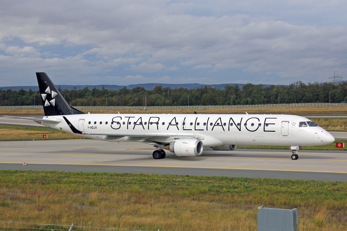 Air Dolomiti, I-ADJV, Embraer ERJ-195AR, msn: 19000308, 29.September 2019, FRA Frankfurt, Germany.