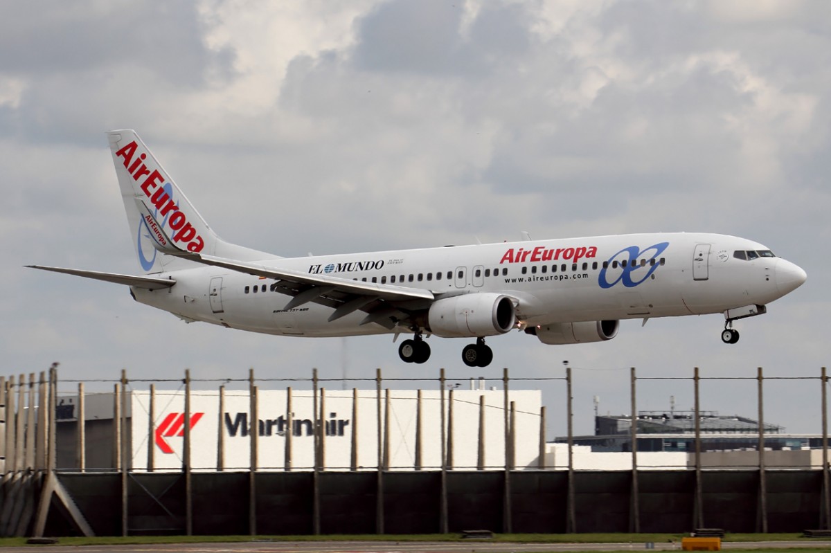 Air Europa EC-JBL bei der Landung in Amsterdam 20.5.2015