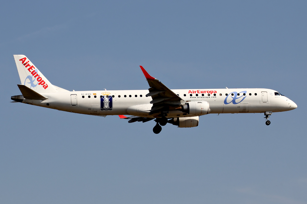 Air Europa EC-KYO beim Landeanflug in Frankfurt 19.7.2014