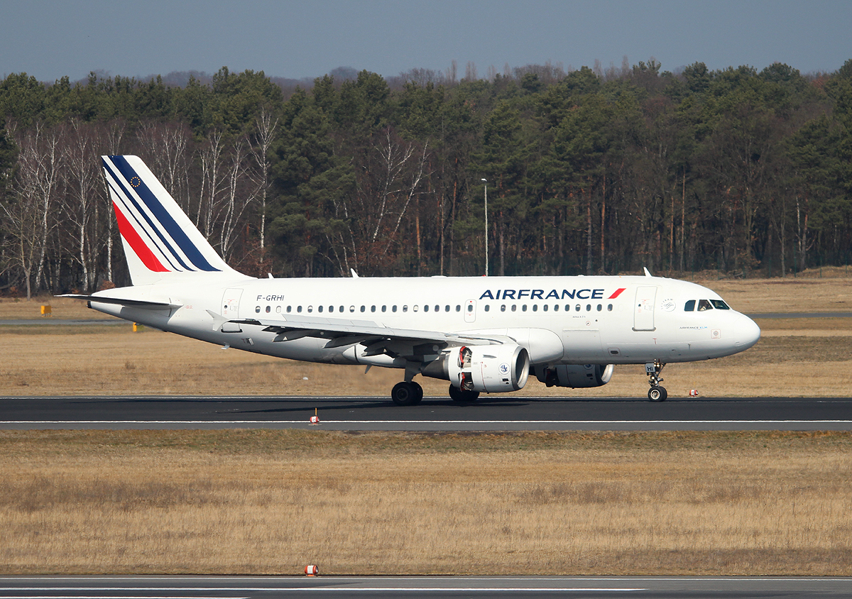 Air France A 319-111 F-GRHI nach der Landung in Berlin-Tegel am 14.04.2013