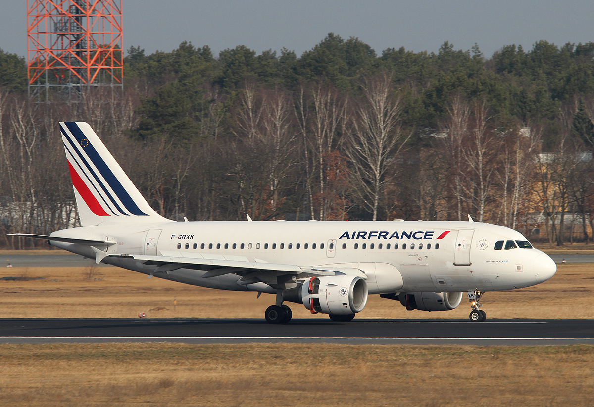 Air France A 319-115(LR) F-GRXK nach der Landung in Berlin-Tegel am 14.04.2013