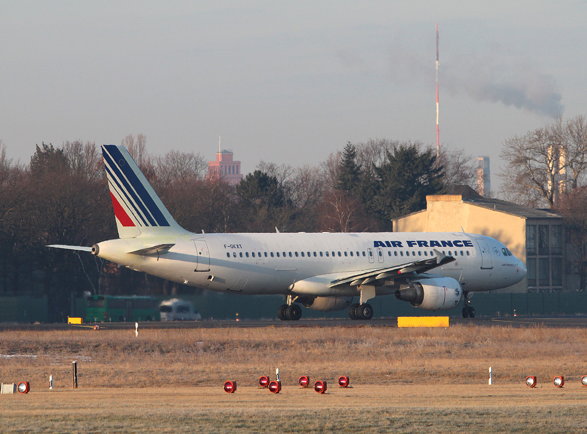 Air France A 320-214 F-GKXT kurz vor dem Start in Berlin-Tegel am 07.04.2013