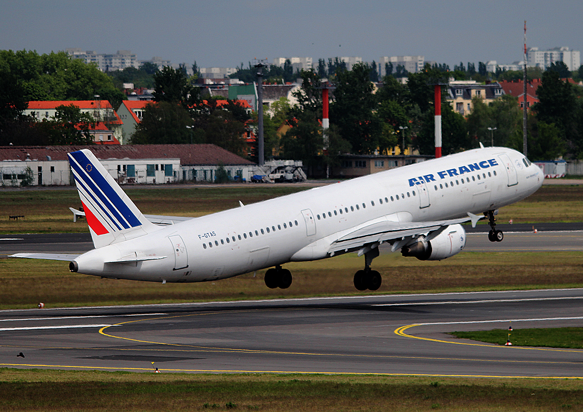 Air France A 321-121 F-GTAS beim Start in Berlin-Tegel am 27.04.2014