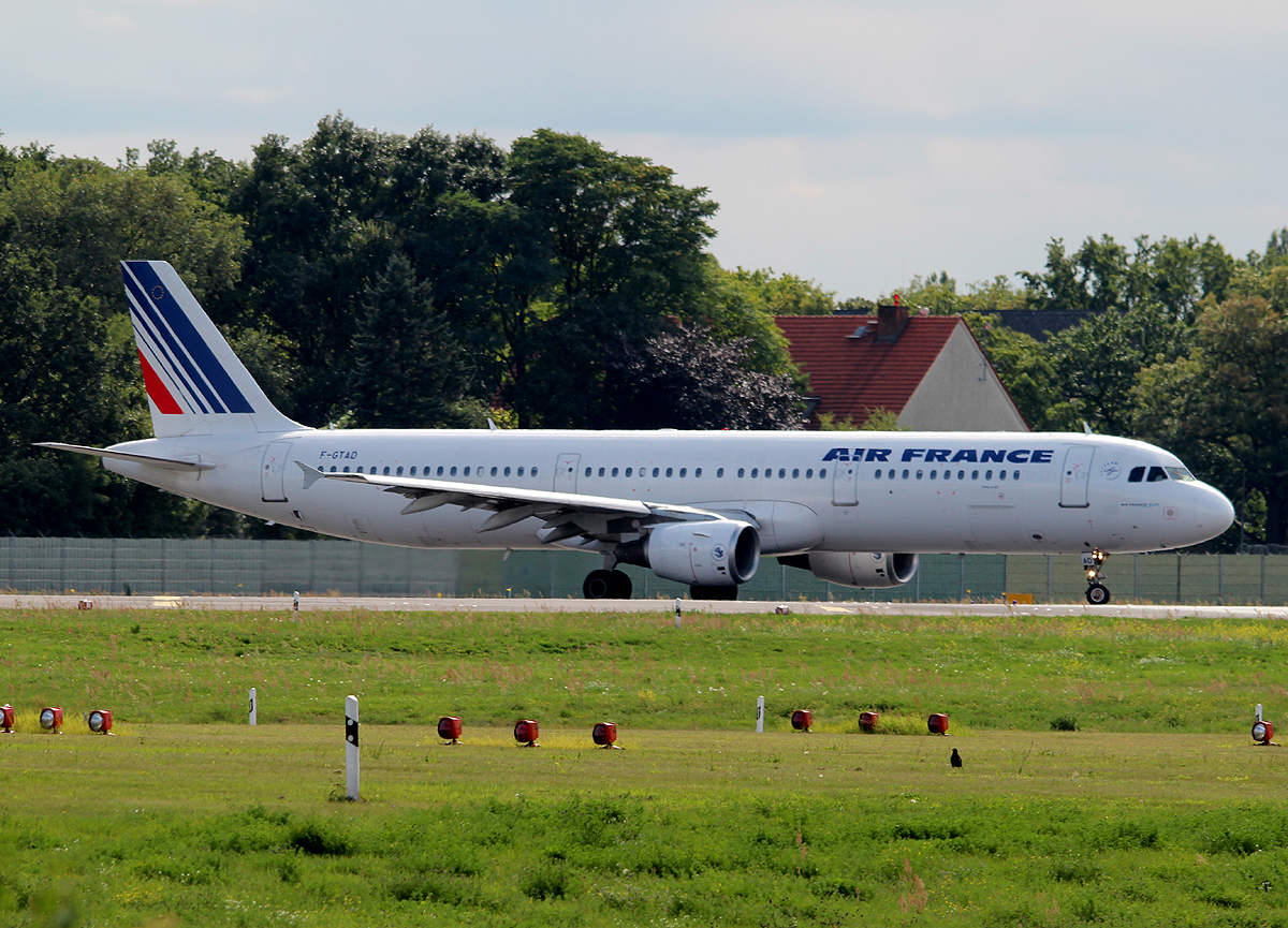 Air France A 321-211 F-GTAD kurz vor dem Start in Berlin-Tegel am 04.09.2013