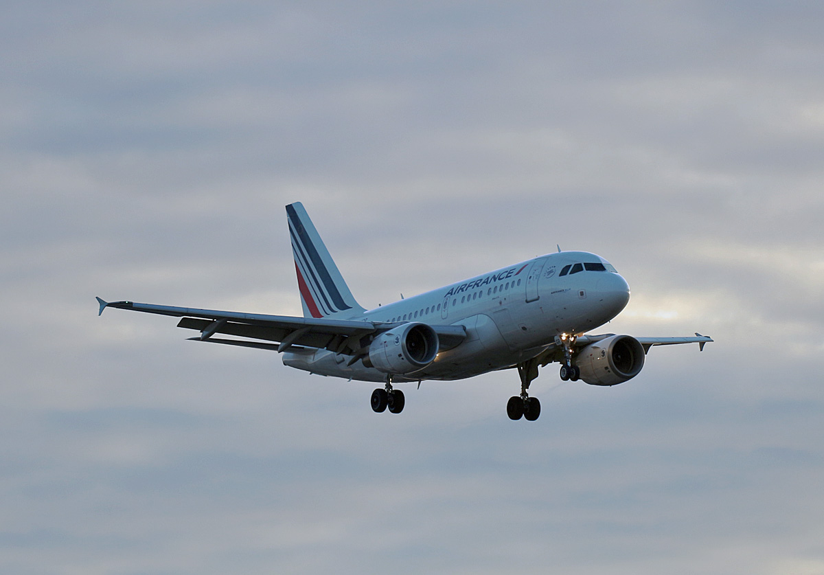 Air France, Airbus A 318-111, F-GUGR, TXL, 29.12.2019