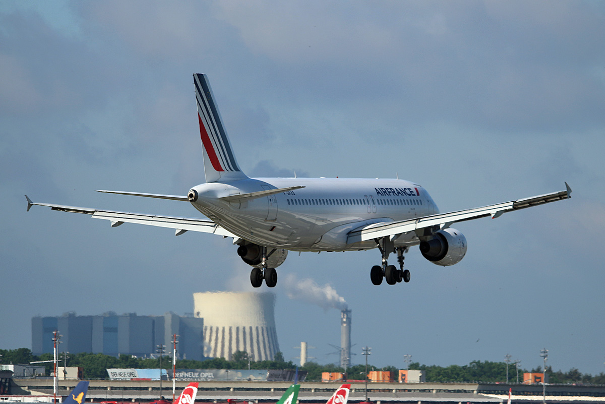 Air France, Airbus A 320-214, F-GKXA, TXL, 25.05.2017