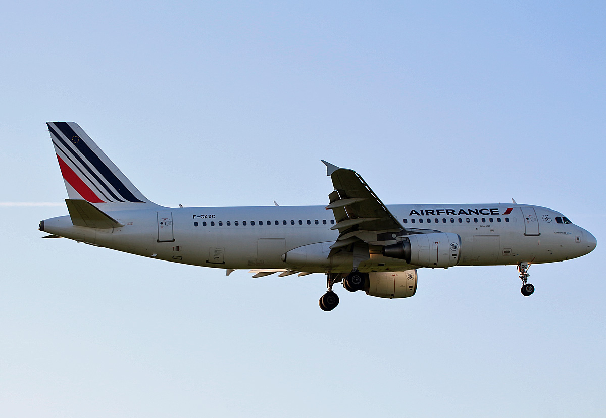 Air France, Airbus A 320-214, F-GKXC, TXL, 12.10.2019