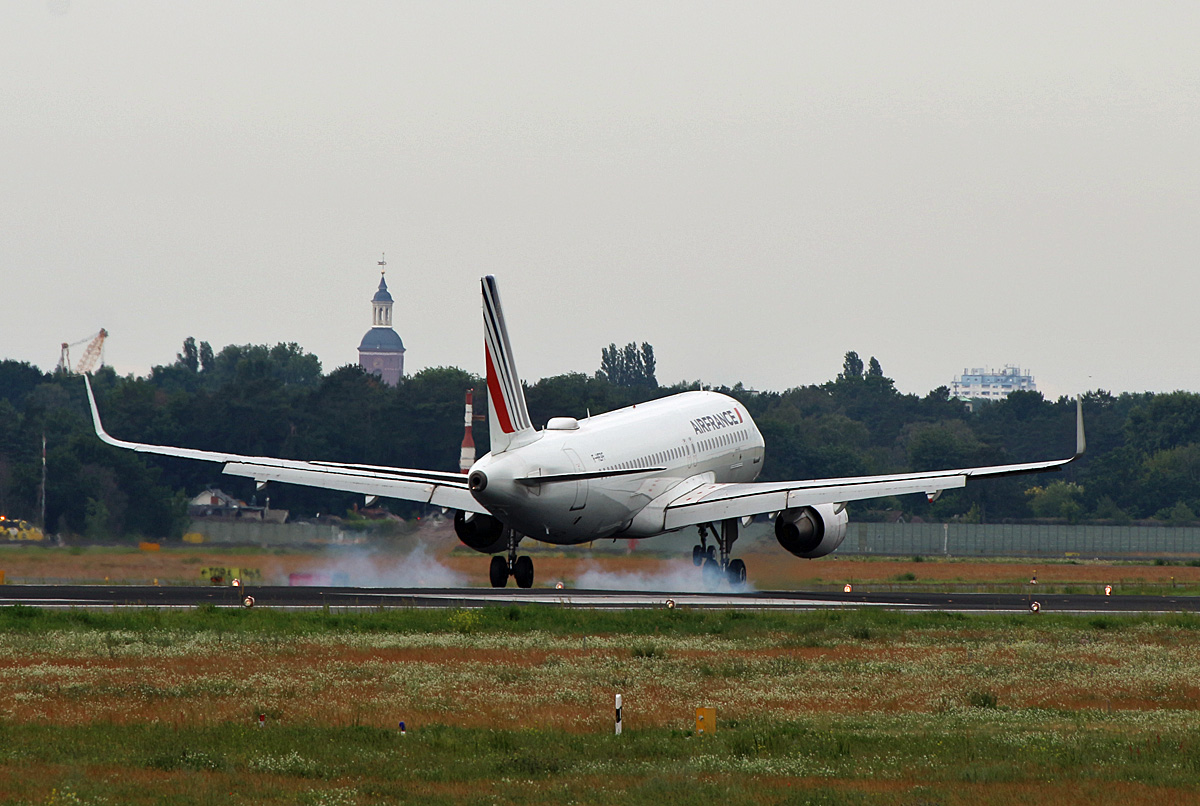 Air France, Airbus A 320-214, F-HEPF, TXL, 20.06.2020