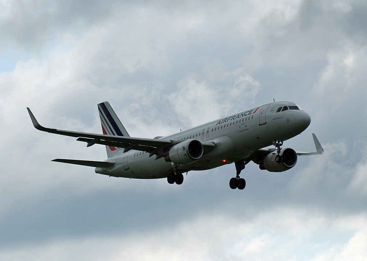 Air France, Airbus A 320-214, F-HEPK, BER, 21.05.2022