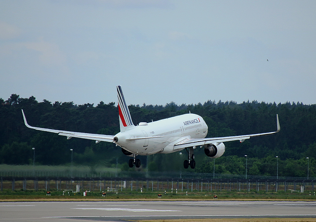 Air France, Airbus A 320-214, F-HEPK, BER, 21.05.2022
