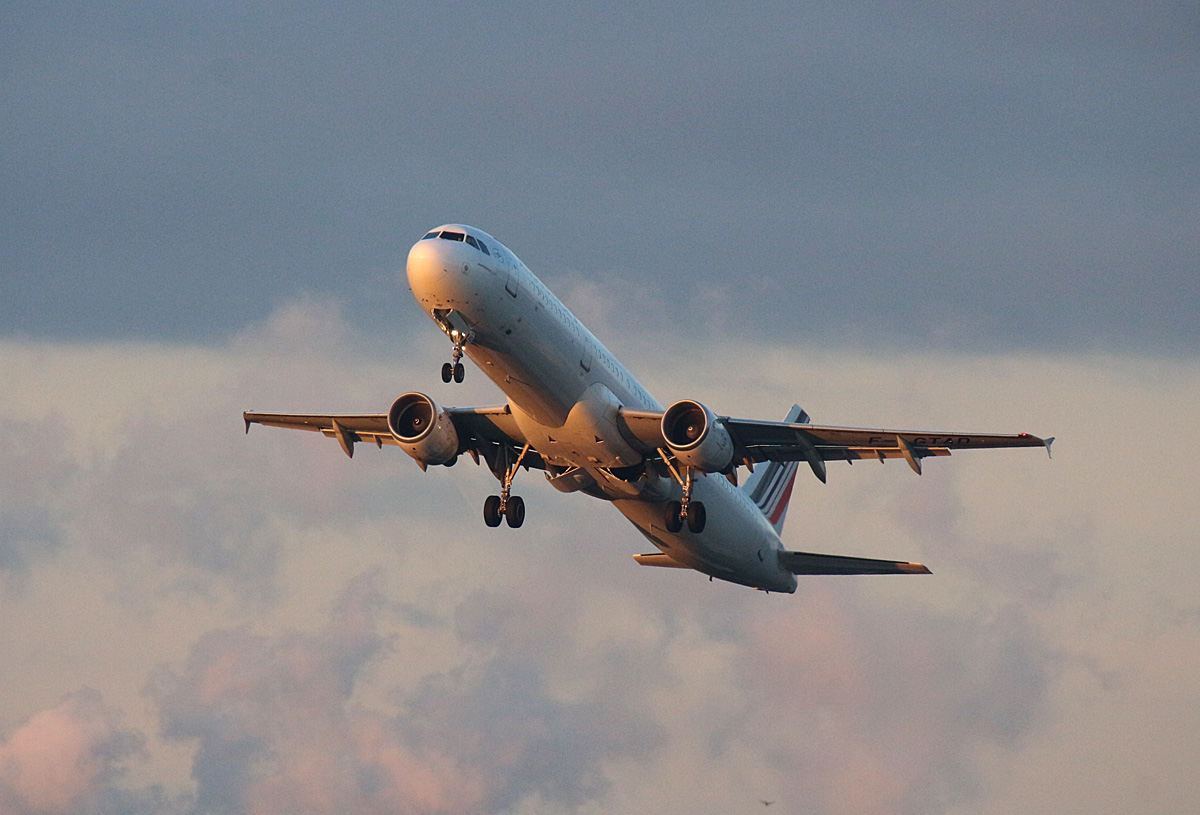 Air France, Airbus A 321-212, F-GTAD, TXL,06.10.2019