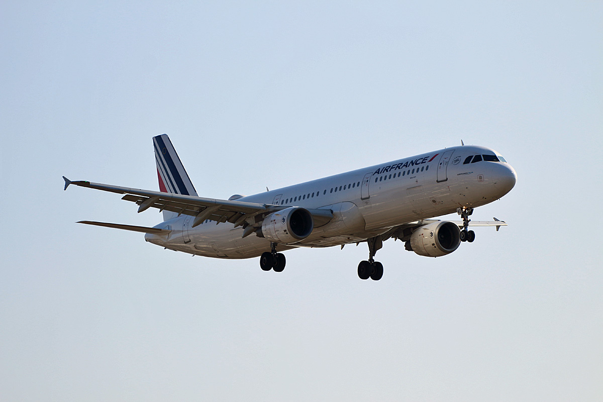 Air France, Airbus A 321-212, F-GTAZ, TXL, 05.03.2020