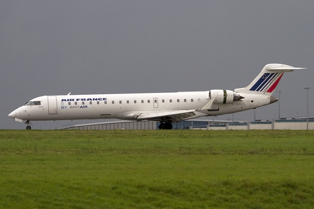 Air France - Brit Air, F-GRZL, Bombardier, CRJ-700, 20.10.2013, CDG, Paris, France




