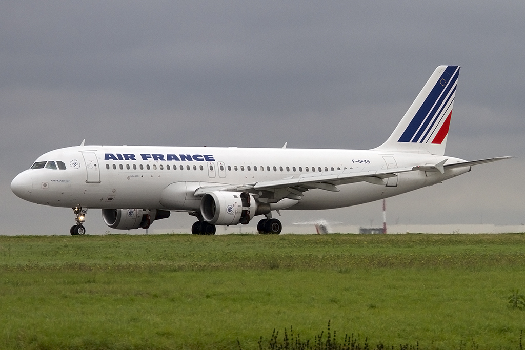 Air France, F-GFKH, Airbus, A320-211, 20.10.2013, CDG, Paris, France



